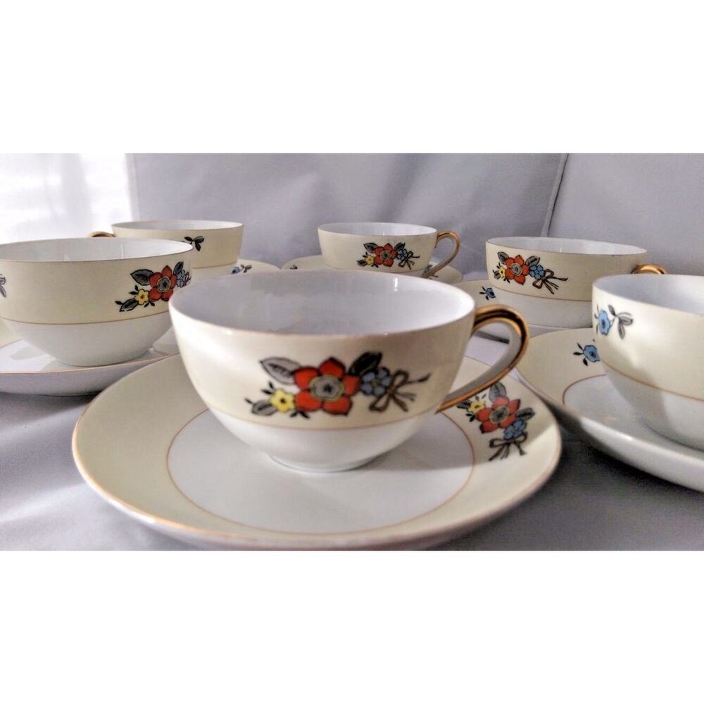 Vintage Meito China Flower Pattern - Set of 6 Cups & 6 Saucers